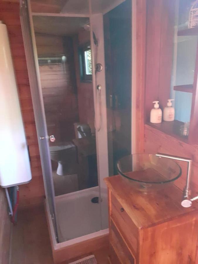 La Roulotte De La Clef Des Champs Hotel Buzancy  Eksteriør billede